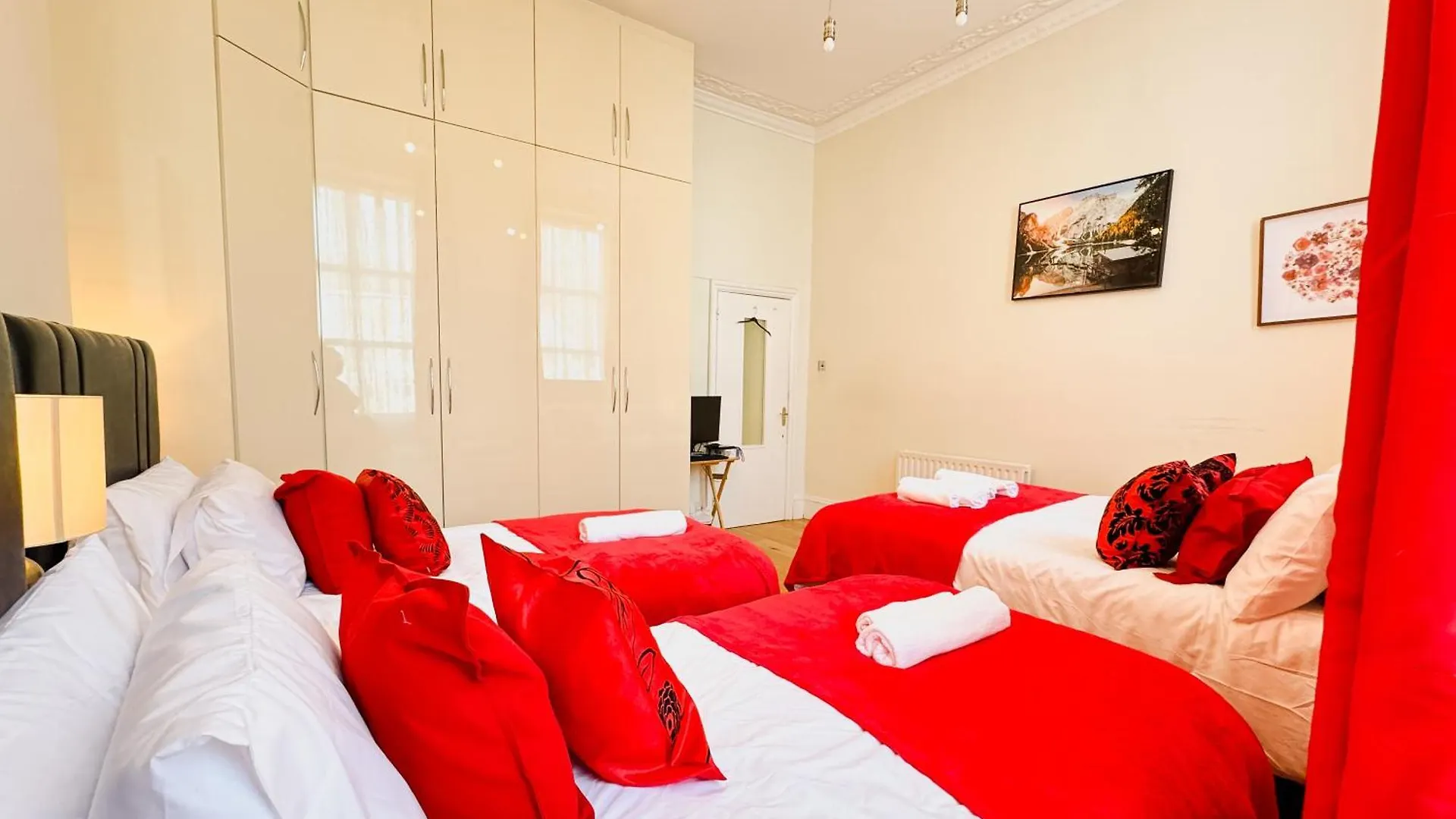 Mile End Road Apartment London By Smart Corporate Stays