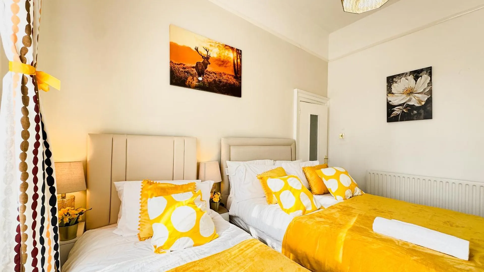 Mile End Road Apartment London By Smart Corporate Stays